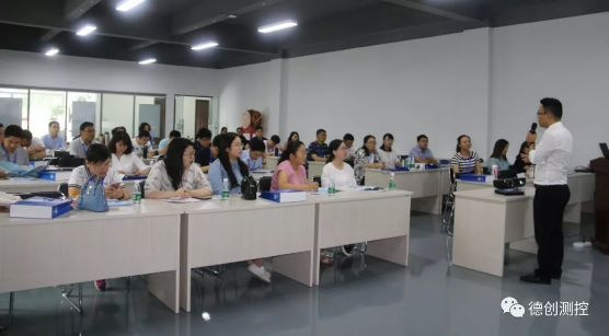 国产精品扒开腿做爽爽爽日本无码