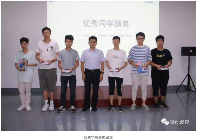 国产精品扒开腿做爽爽爽日本无码