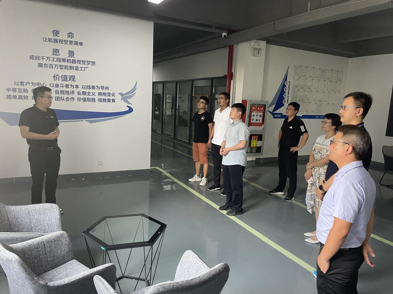 国产精品扒开腿做爽爽爽日本无码