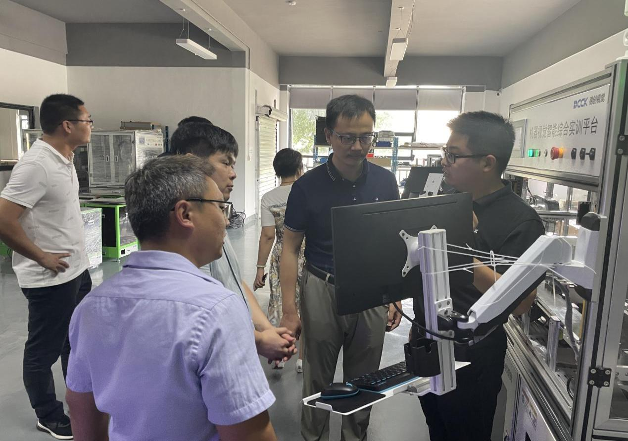 国产精品扒开腿做爽爽爽日本无码