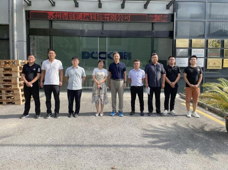 国产精品扒开腿做爽爽爽日本无码