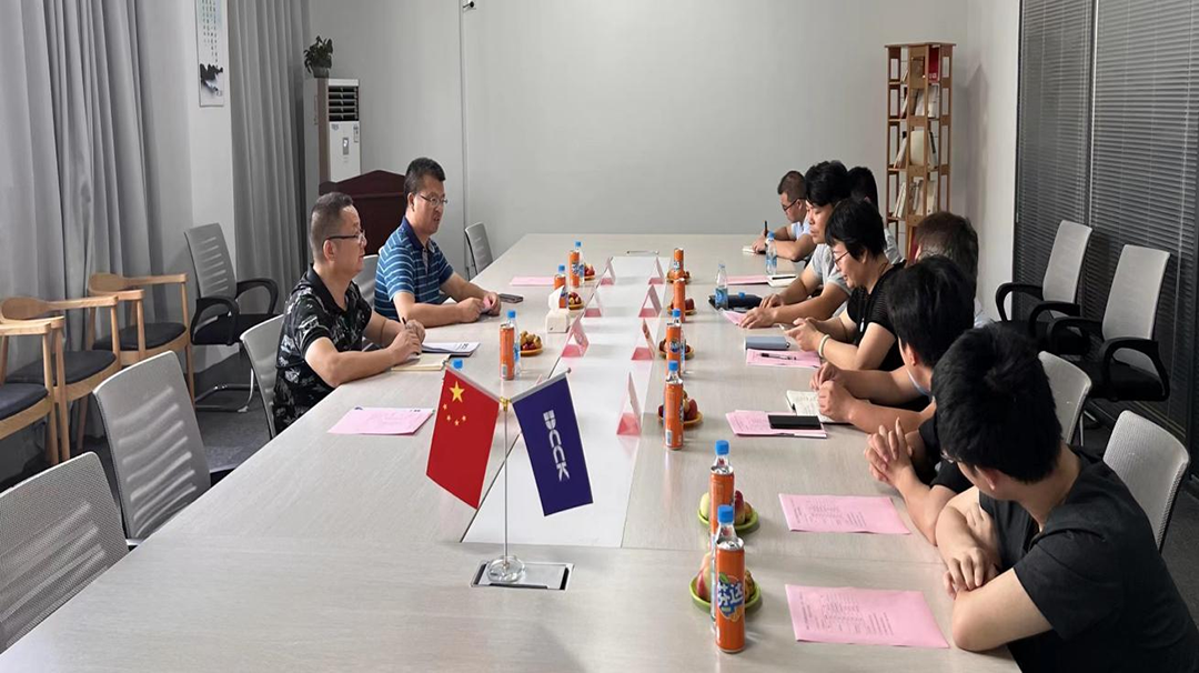 国产精品扒开腿做爽爽爽日本无码