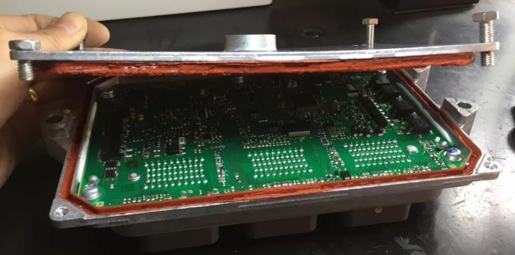 国产精品扒开腿做爽爽爽日本无码