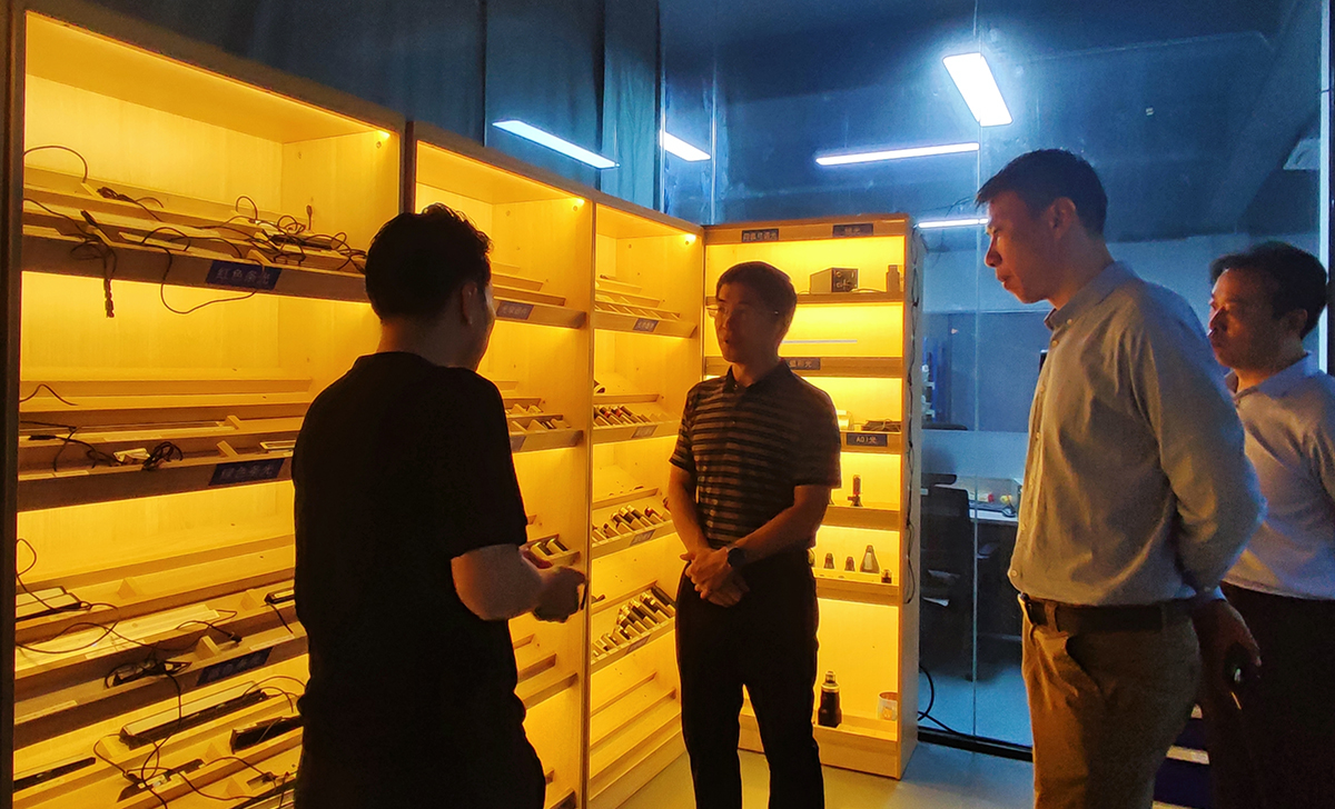 国产精品扒开腿做爽爽爽日本无码