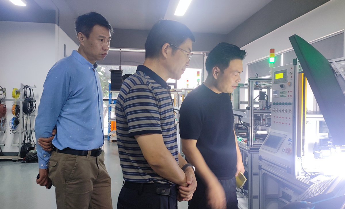 国产精品扒开腿做爽爽爽日本无码