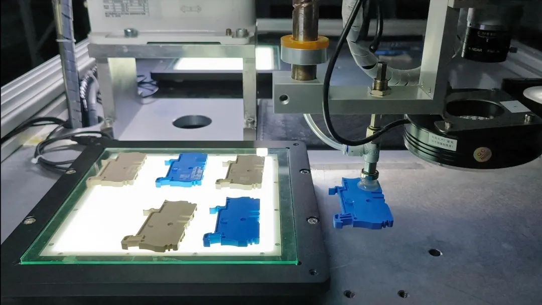 国产精品扒开腿做爽爽爽日本无码