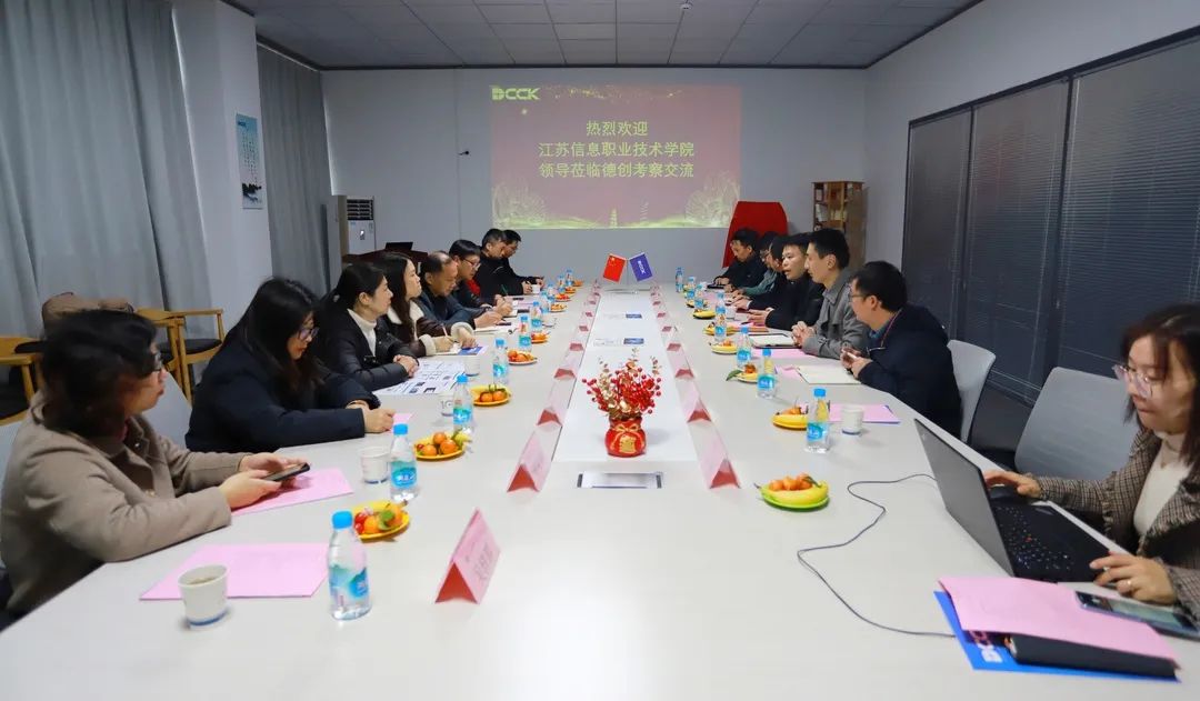 国产精品扒开腿做爽爽爽日本无码