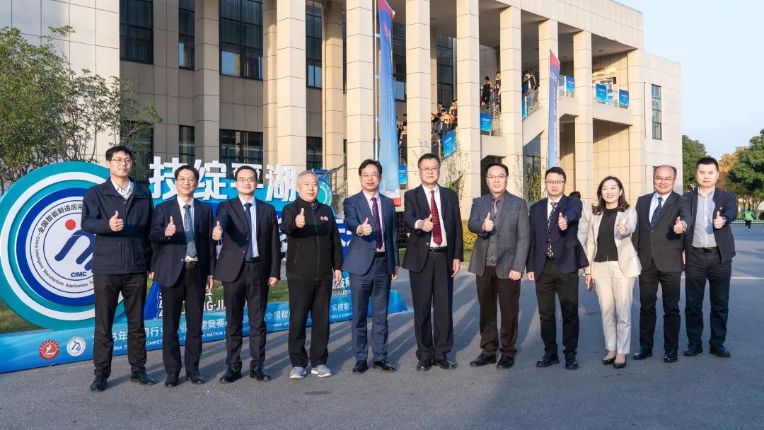 国产精品扒开腿做爽爽爽日本无码