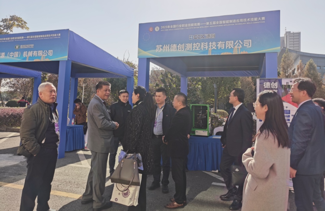 国产精品扒开腿做爽爽爽日本无码