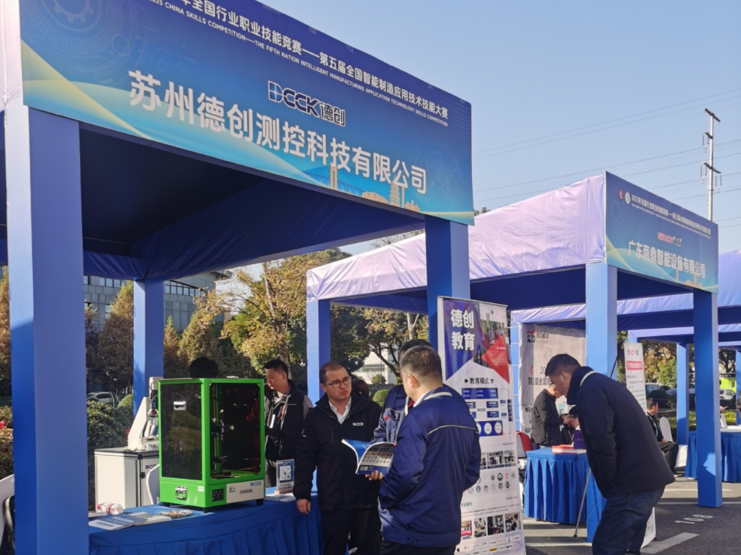 国产精品扒开腿做爽爽爽日本无码