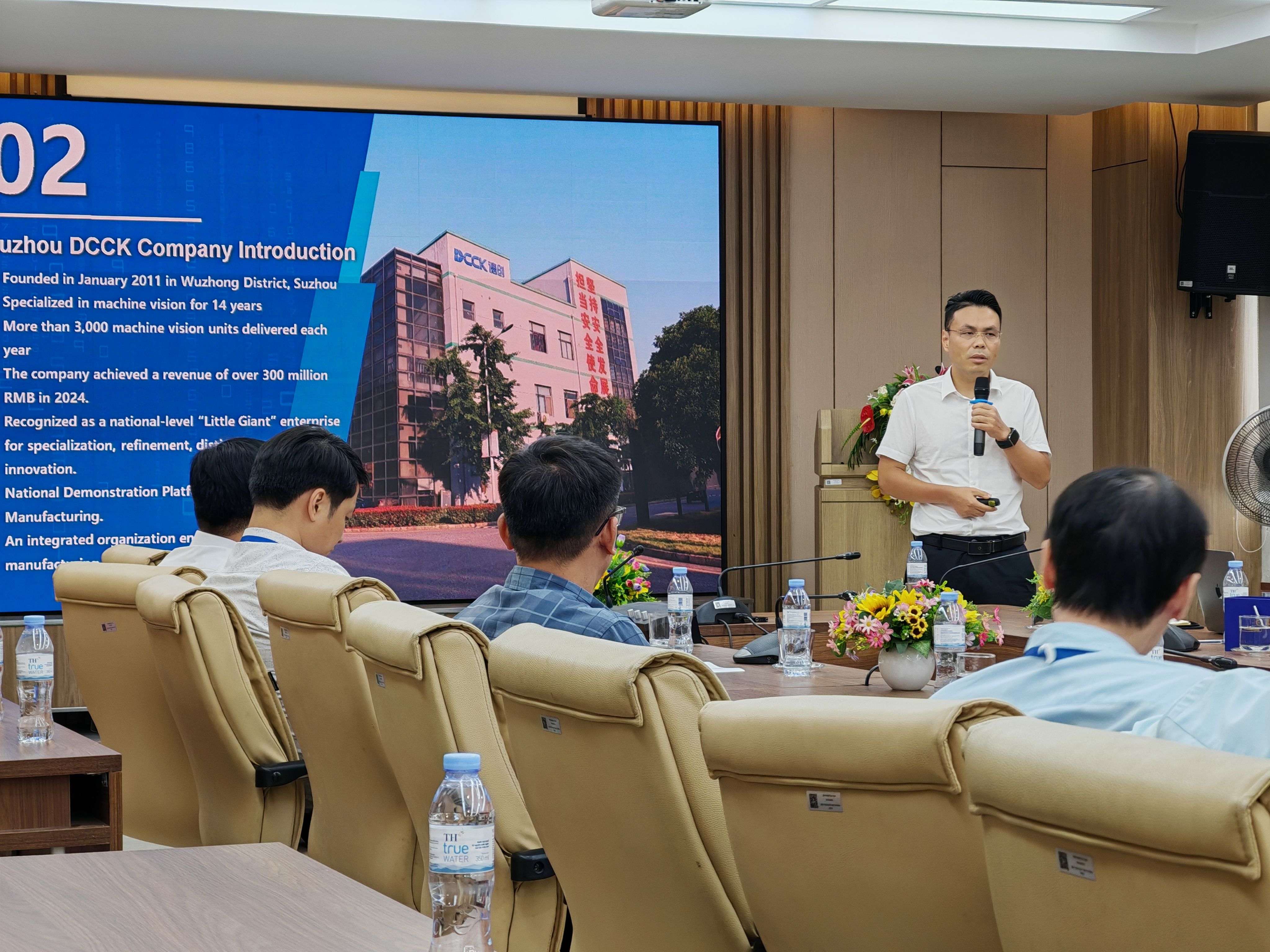 国产精品扒开腿做爽爽爽日本无码