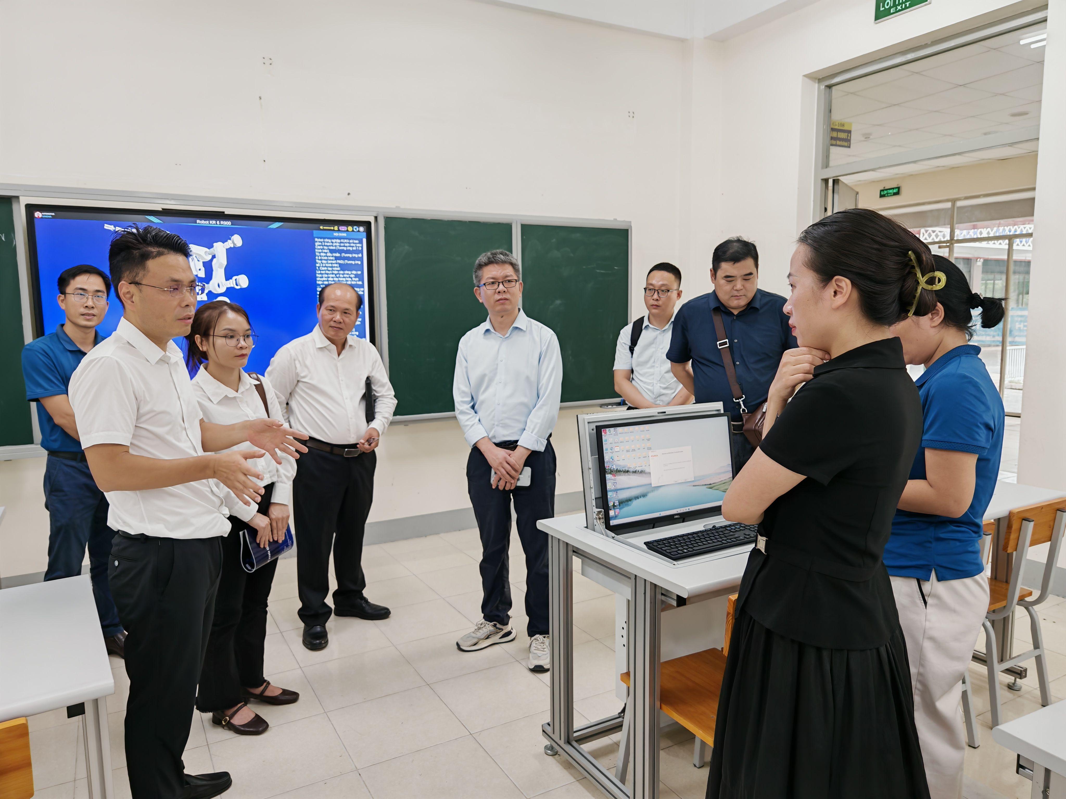 国产精品扒开腿做爽爽爽日本无码