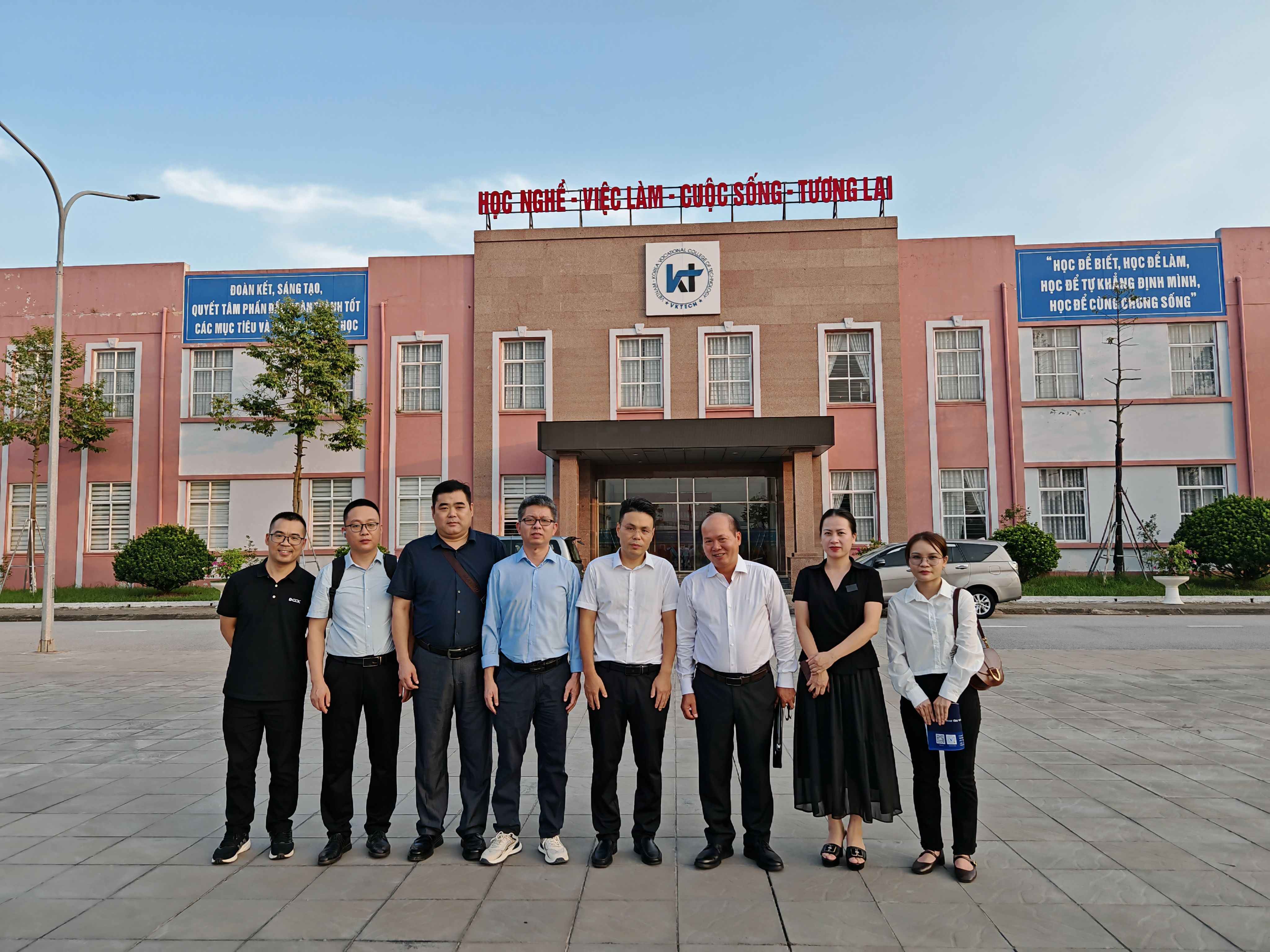 国产精品扒开腿做爽爽爽日本无码