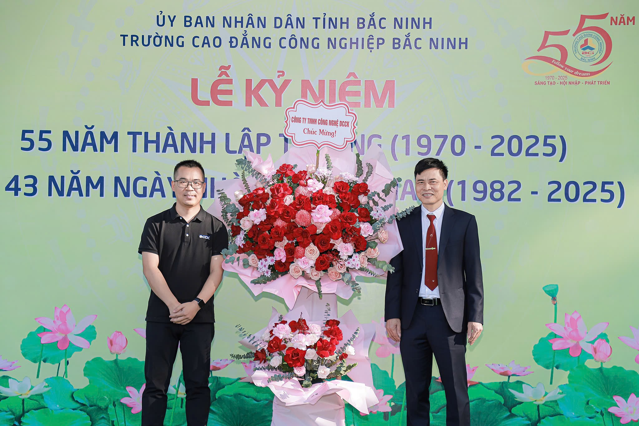 国产精品扒开腿做爽爽爽日本无码