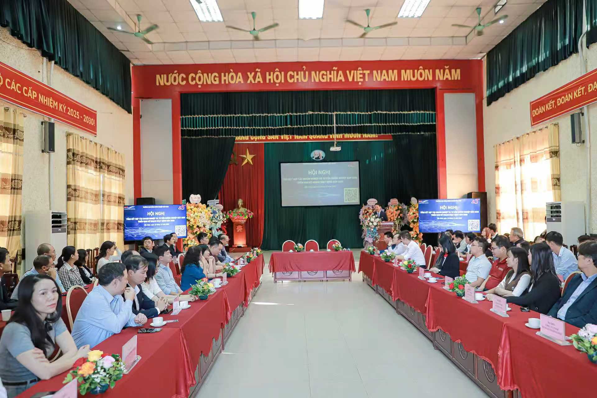 国产精品扒开腿做爽爽爽日本无码