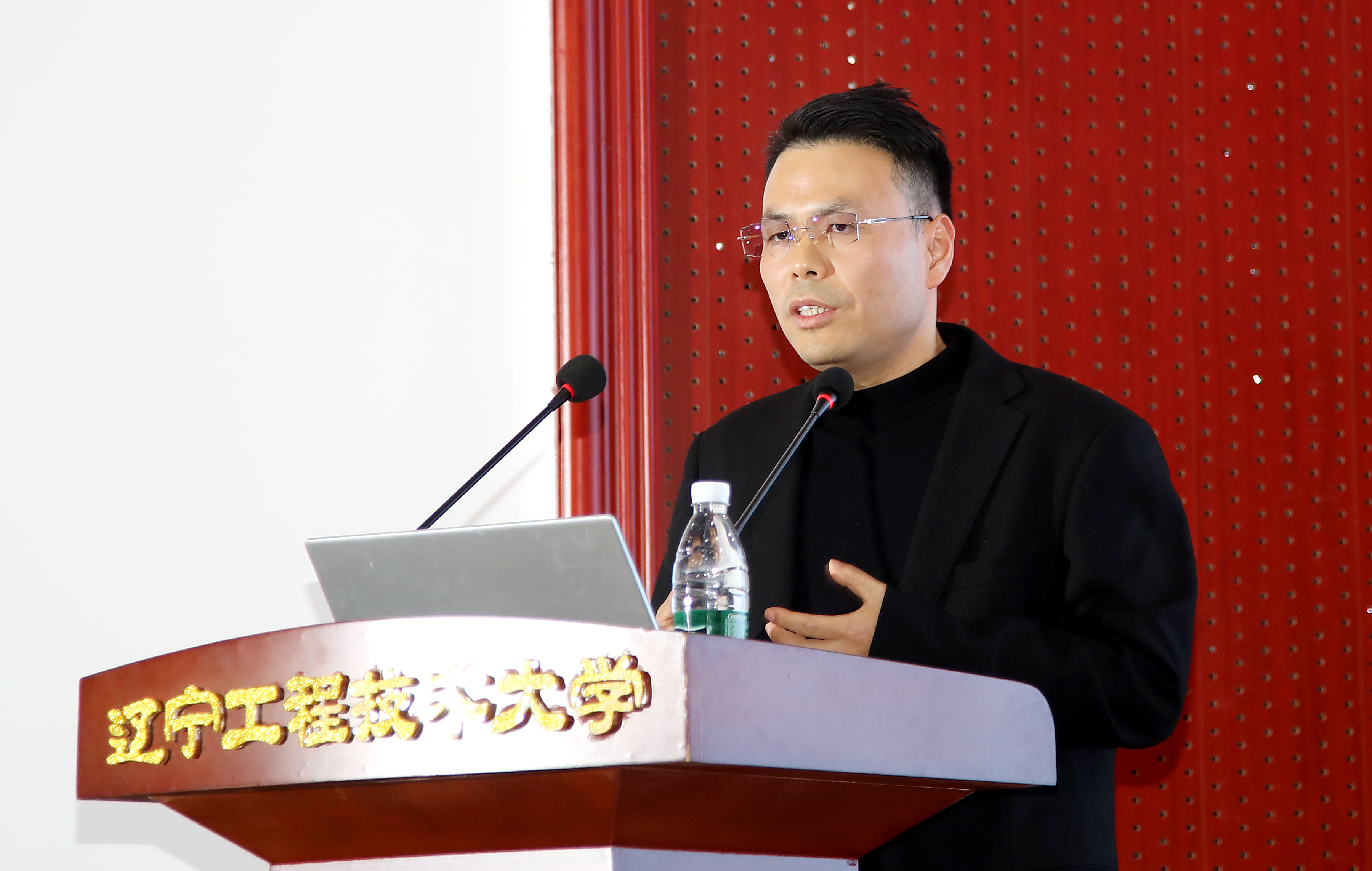 国产精品扒开腿做爽爽爽日本无码