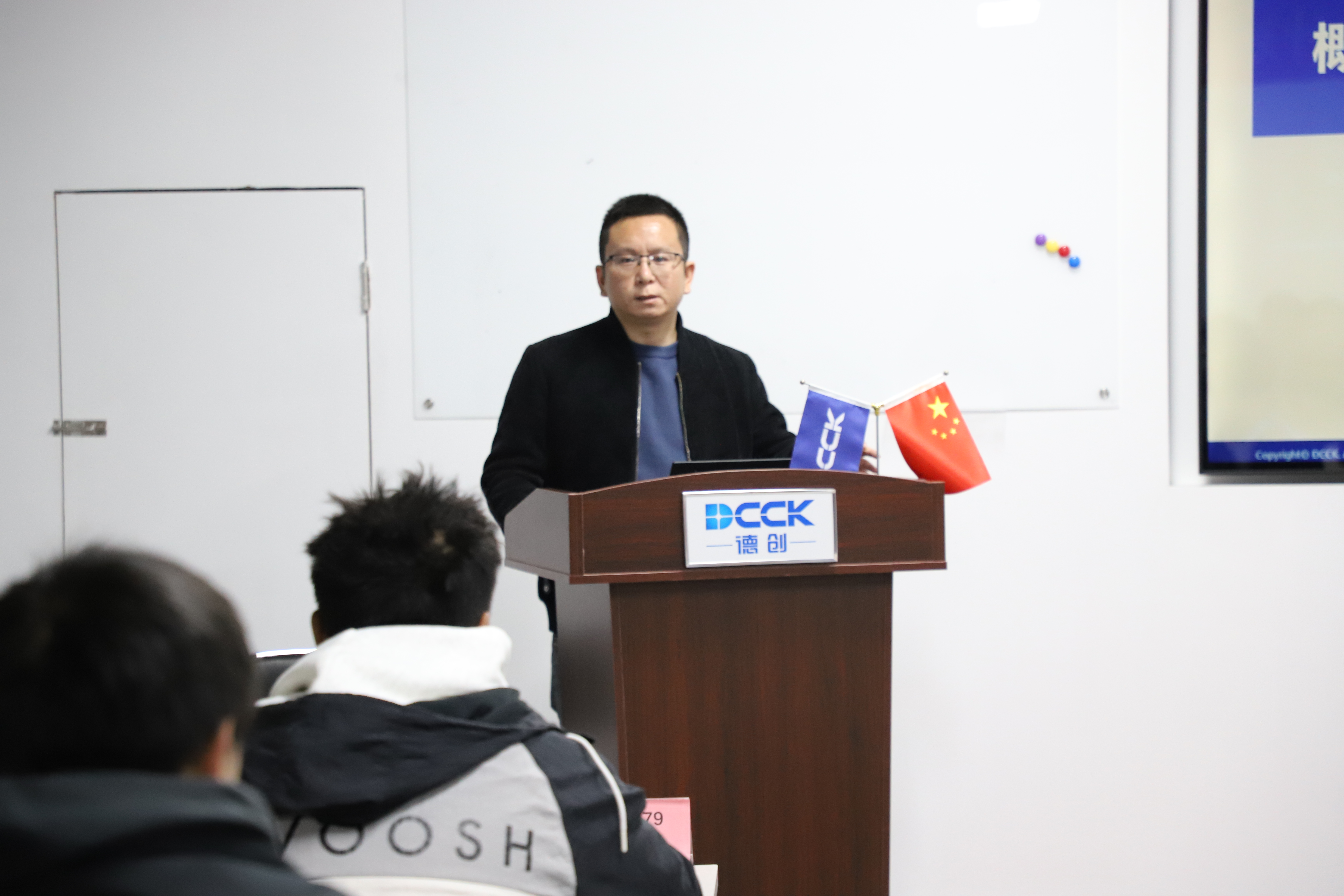 国产精品扒开腿做爽爽爽日本无码