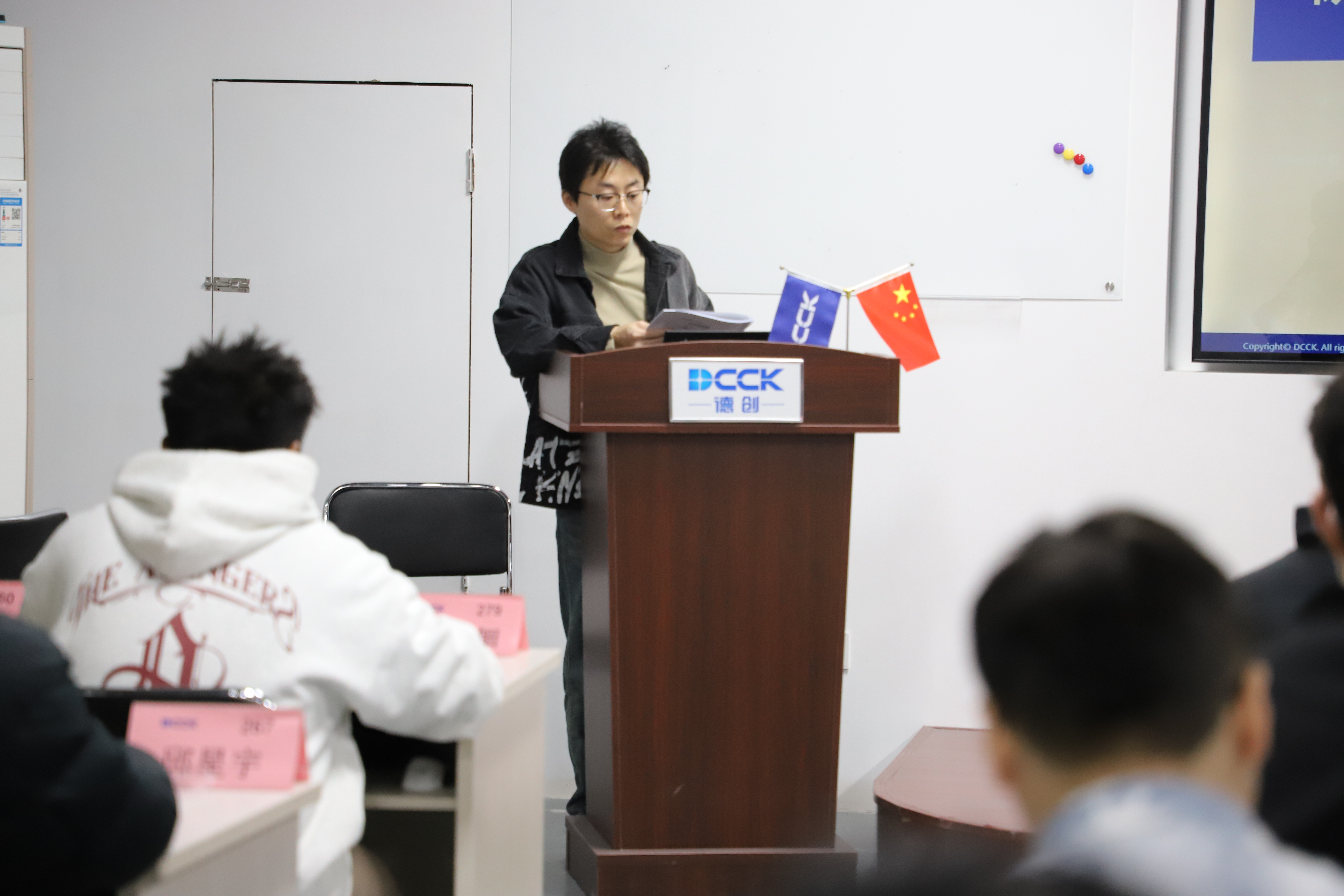 国产精品扒开腿做爽爽爽日本无码