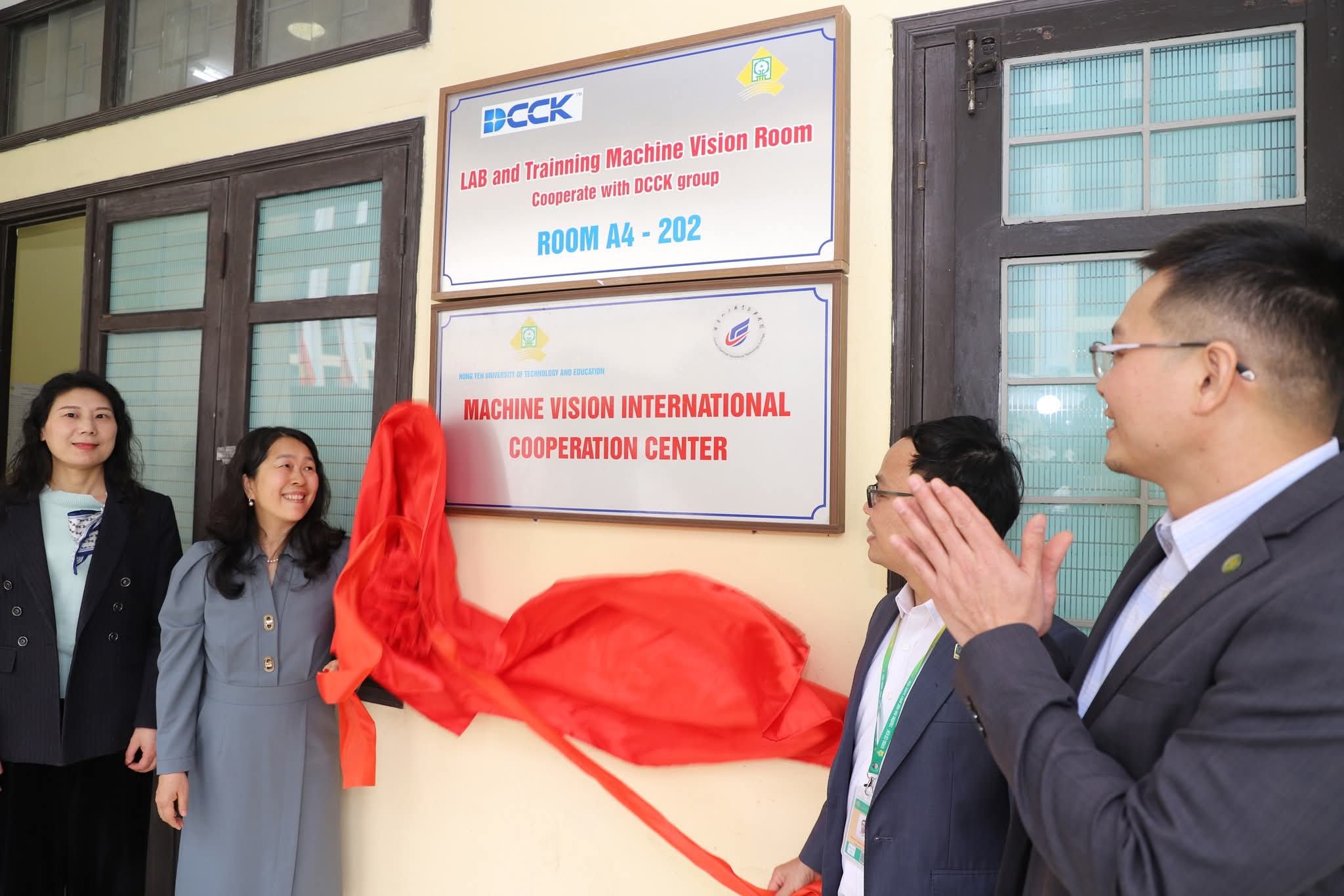 国产精品扒开腿做爽爽爽日本无码