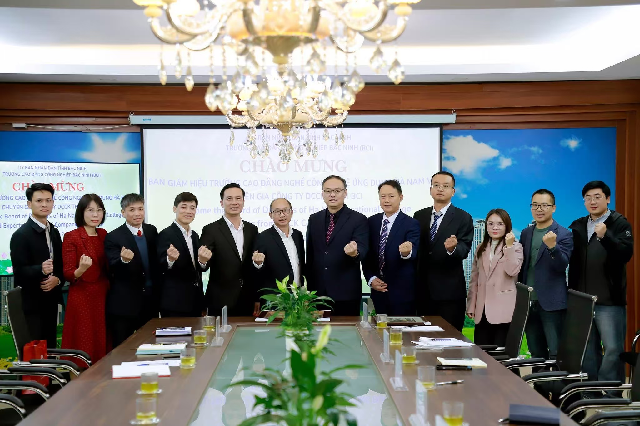 国产精品扒开腿做爽爽爽日本无码