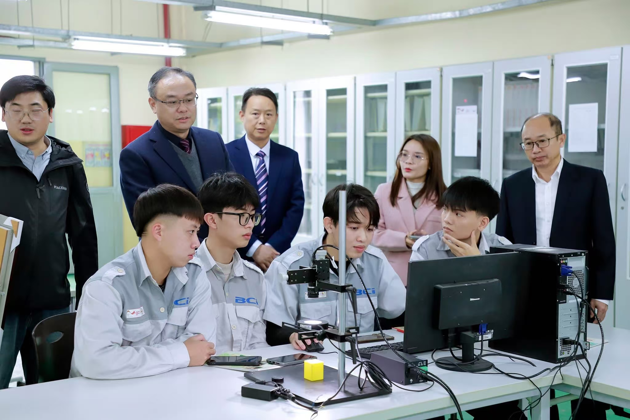 国产精品扒开腿做爽爽爽日本无码