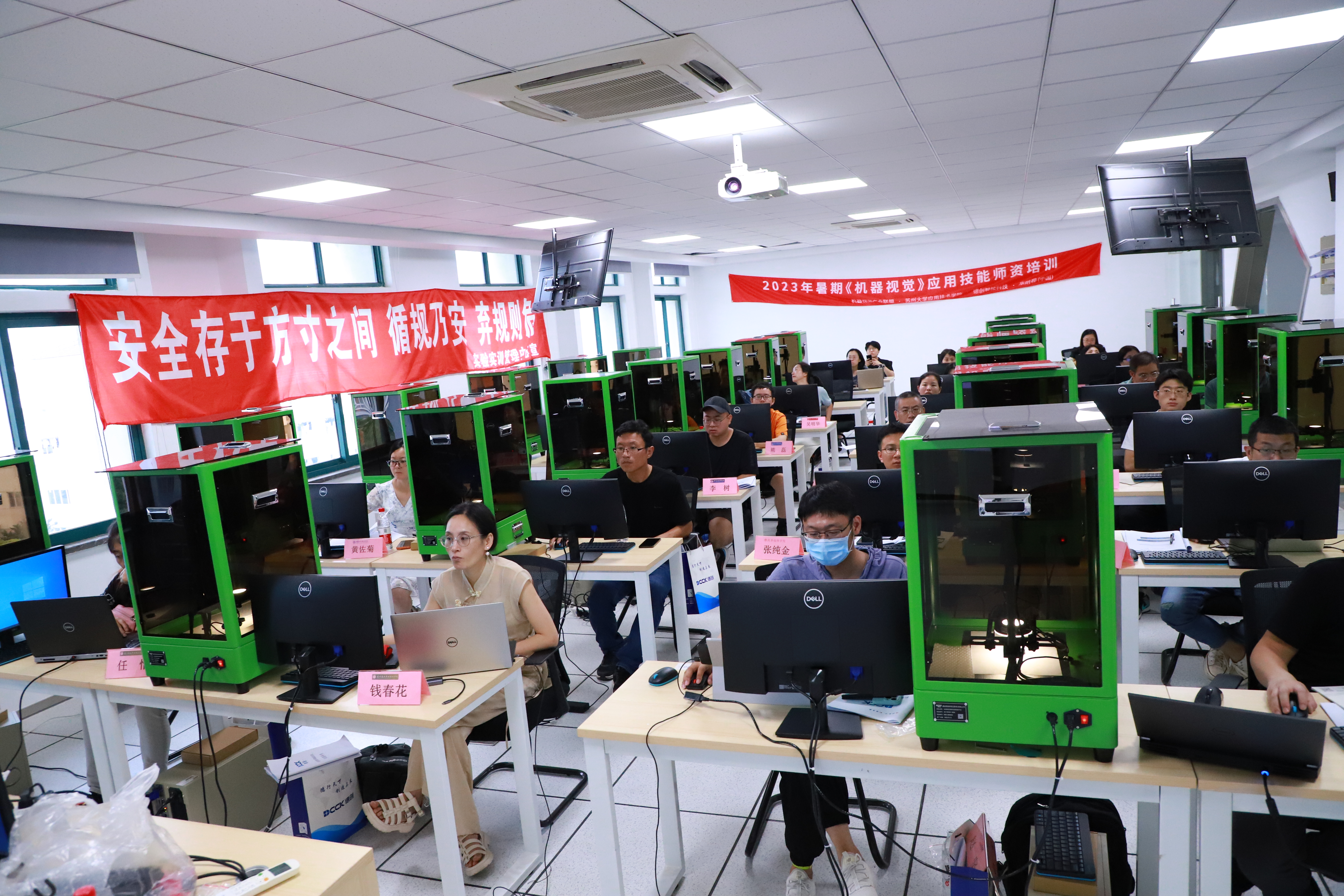 国产精品扒开腿做爽爽爽日本无码