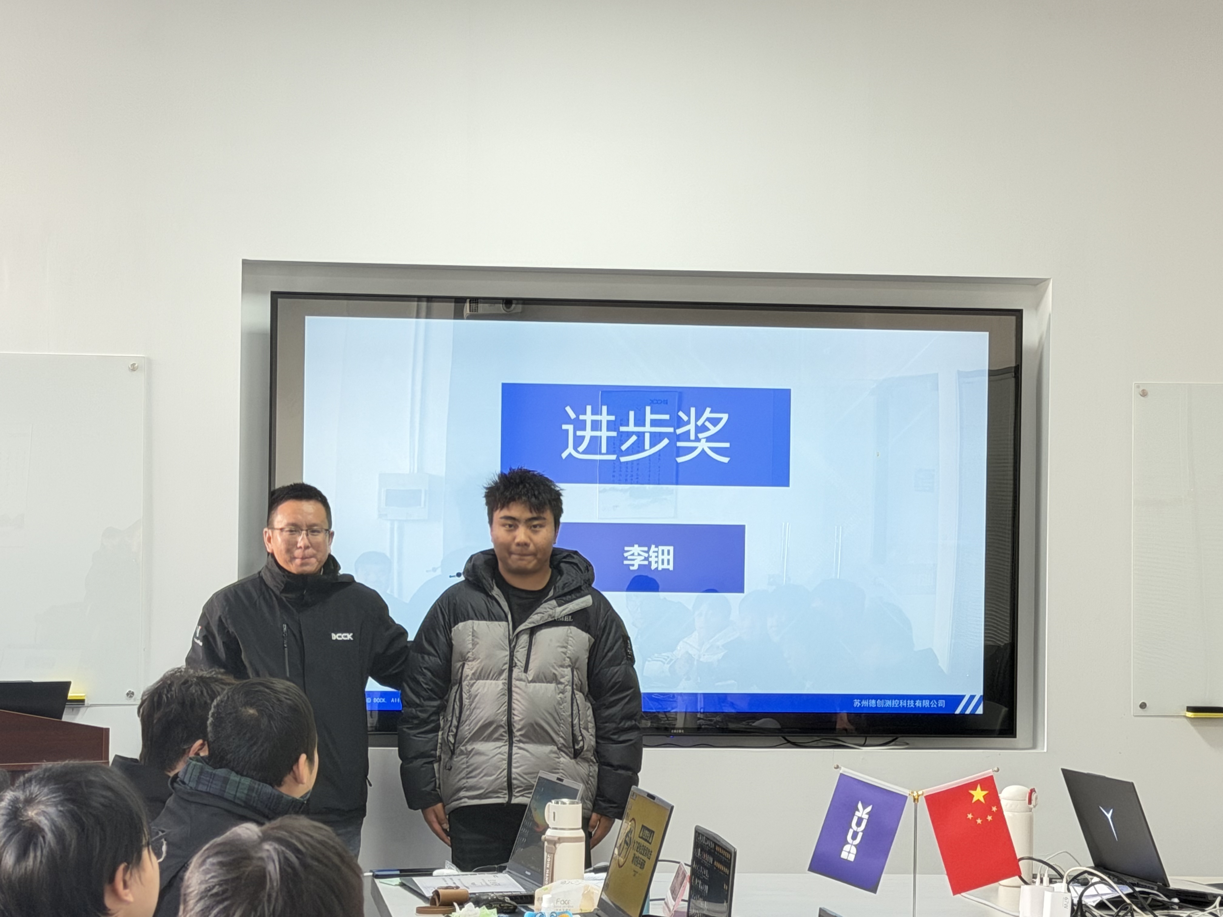 国产精品扒开腿做爽爽爽日本无码