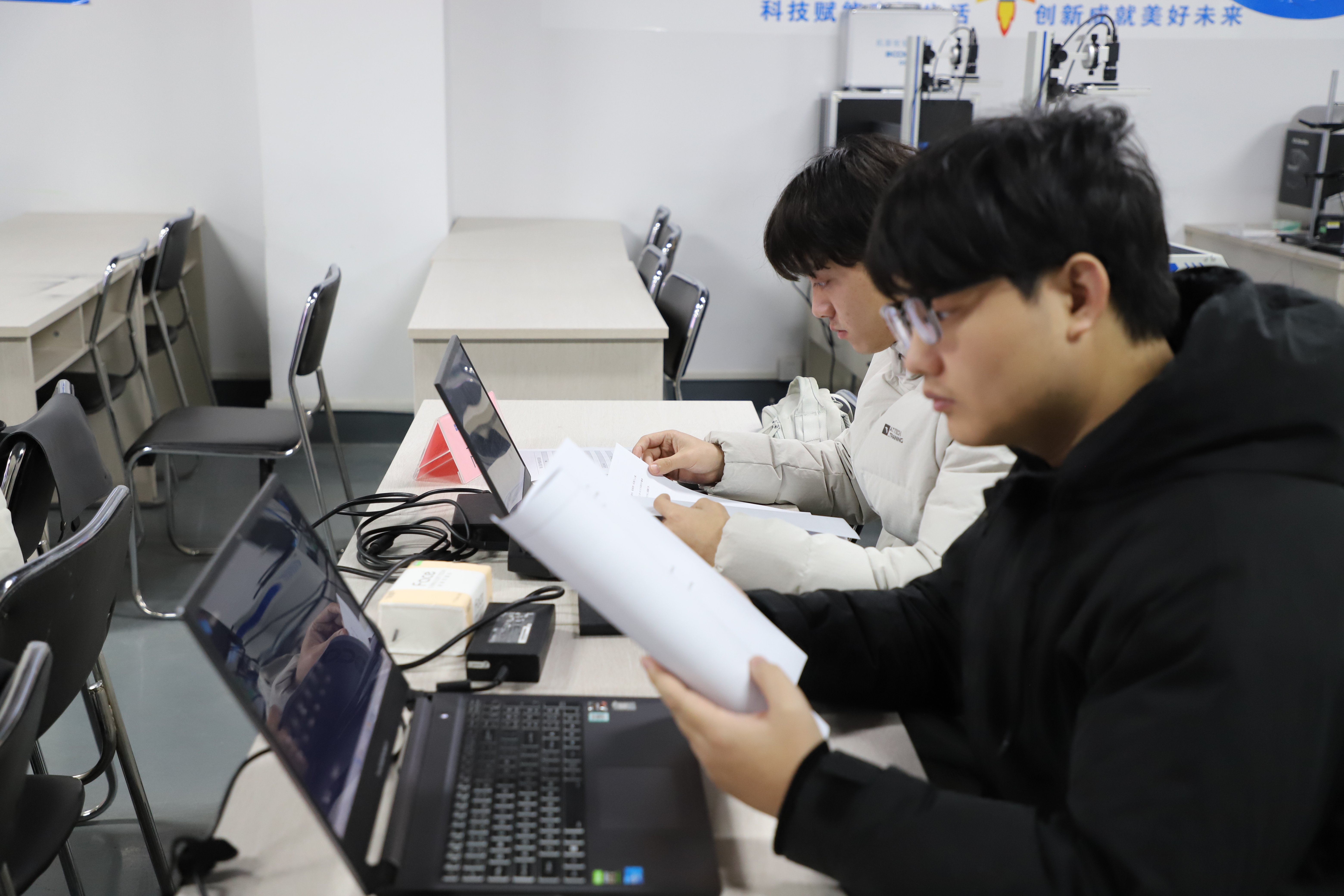 国产精品扒开腿做爽爽爽日本无码
