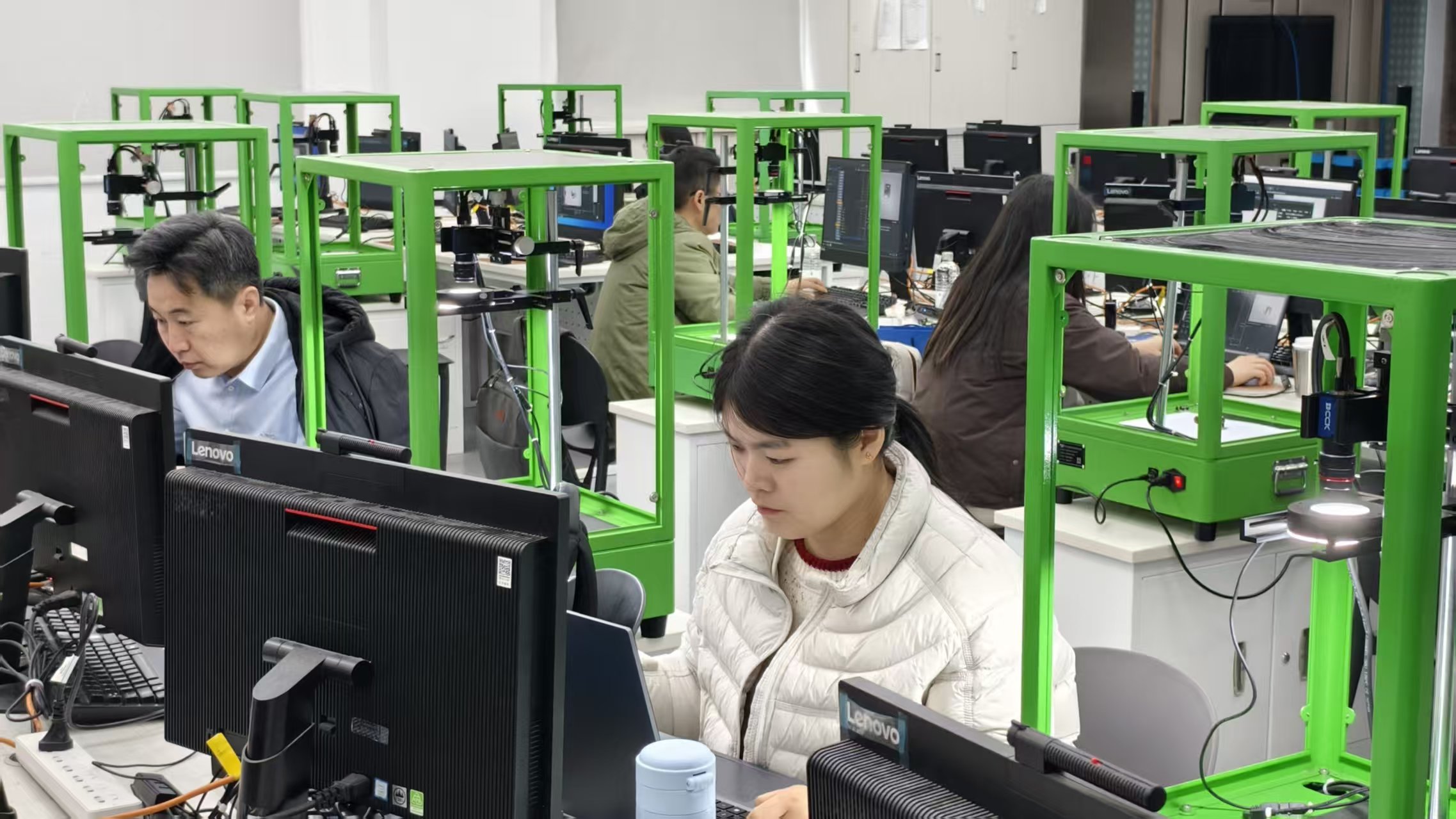 国产精品扒开腿做爽爽爽日本无码