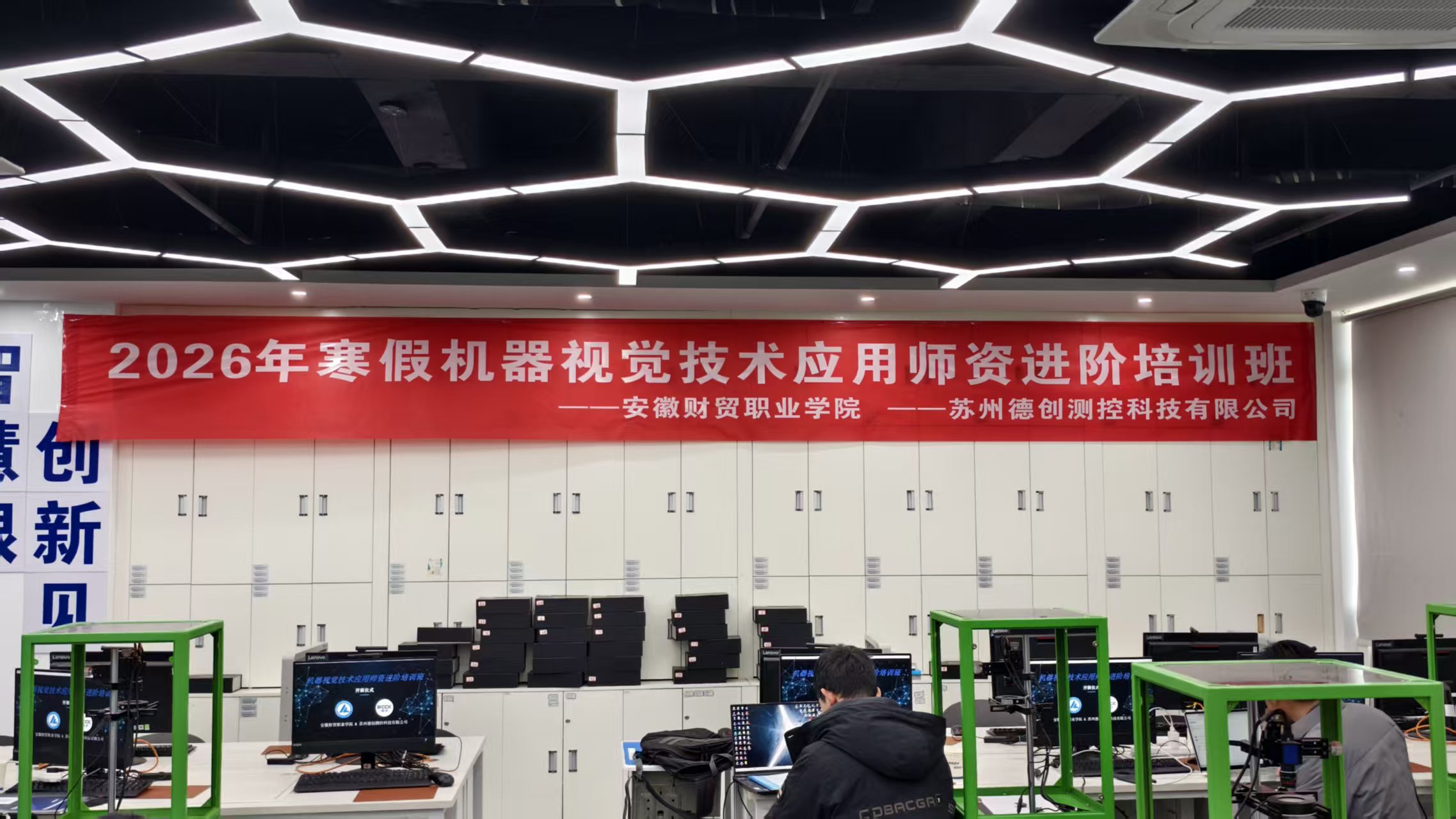 国产精品扒开腿做爽爽爽日本无码