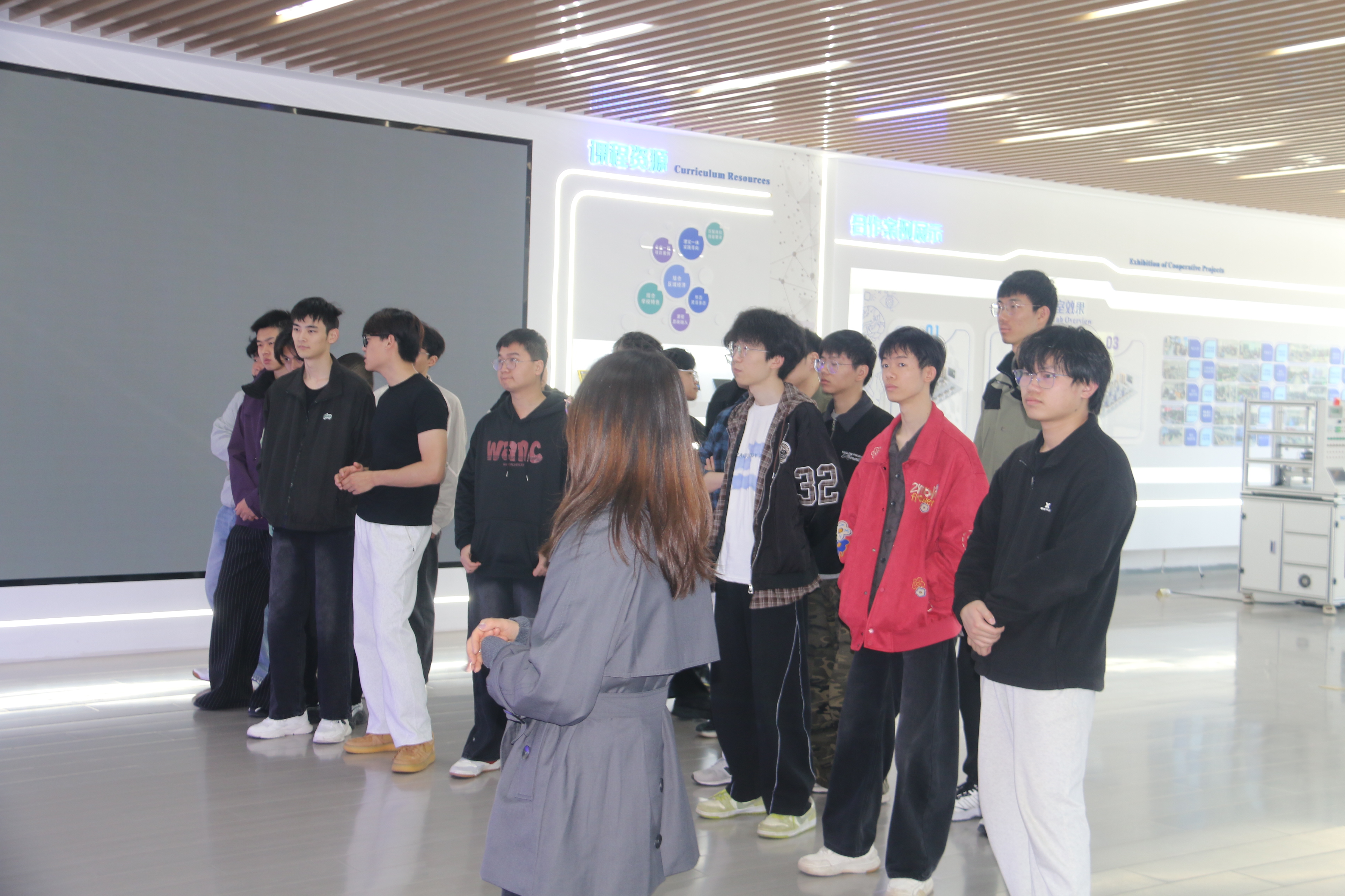 国产精品扒开腿做爽爽爽日本无码